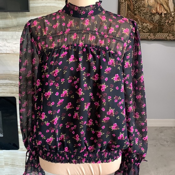 Express High Neck Sheer Floral with Lining‎ Top. Size S (321) - Picture 2 of 9